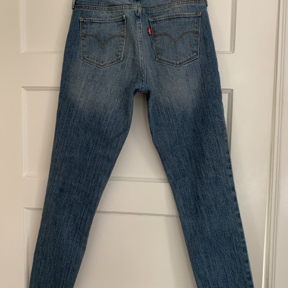 711 Levis Jean